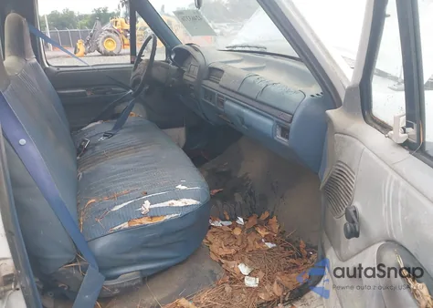 1996 Ford F250 z USA, uszkodzony, nr VIN 2FTHF25H8TCA53537